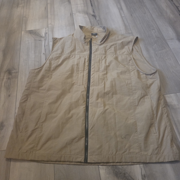 Scottevest Men's Beige Vest with Black Zipper